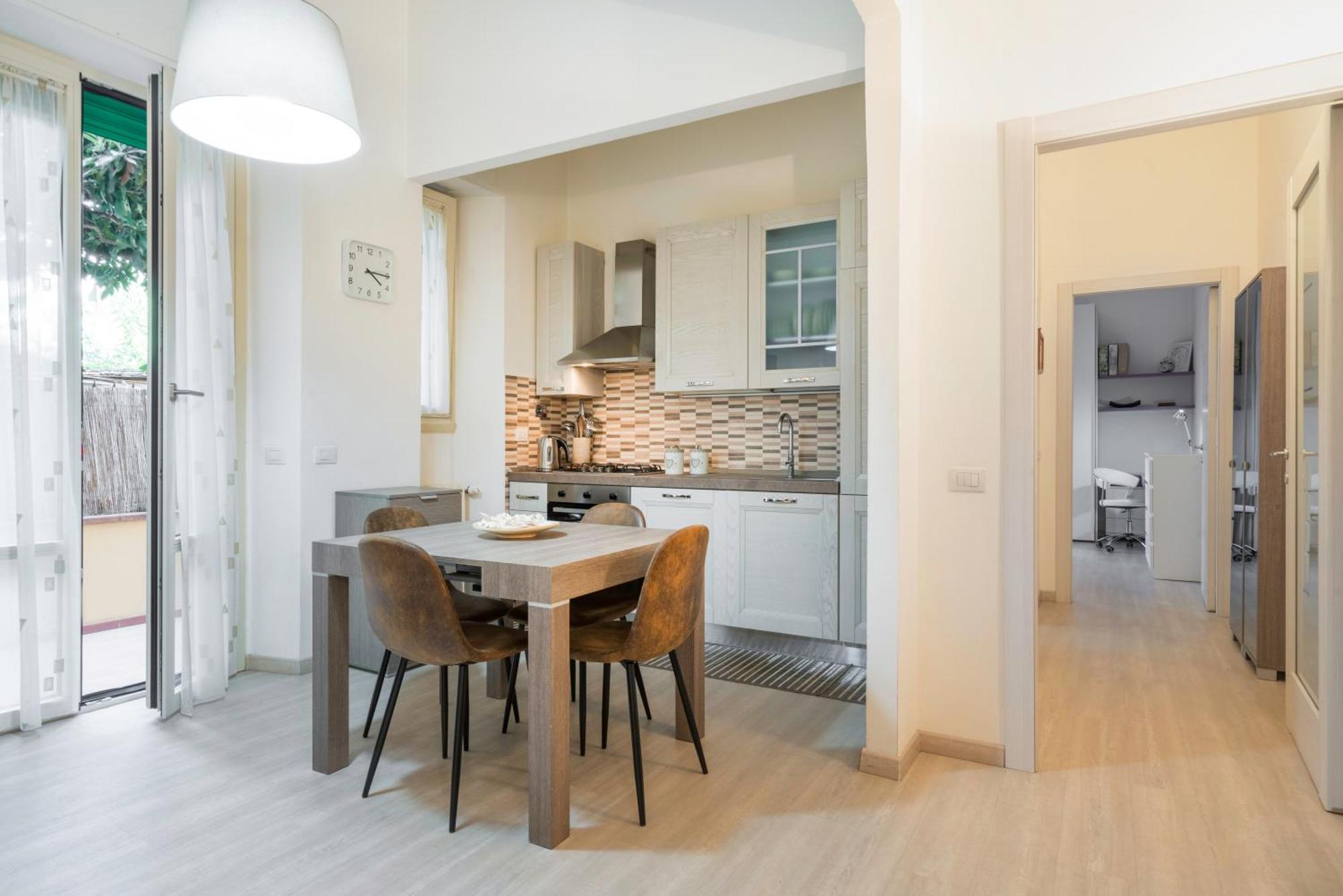 Appartamento Incantevole Con Patio Firenze Bagian luar foto
