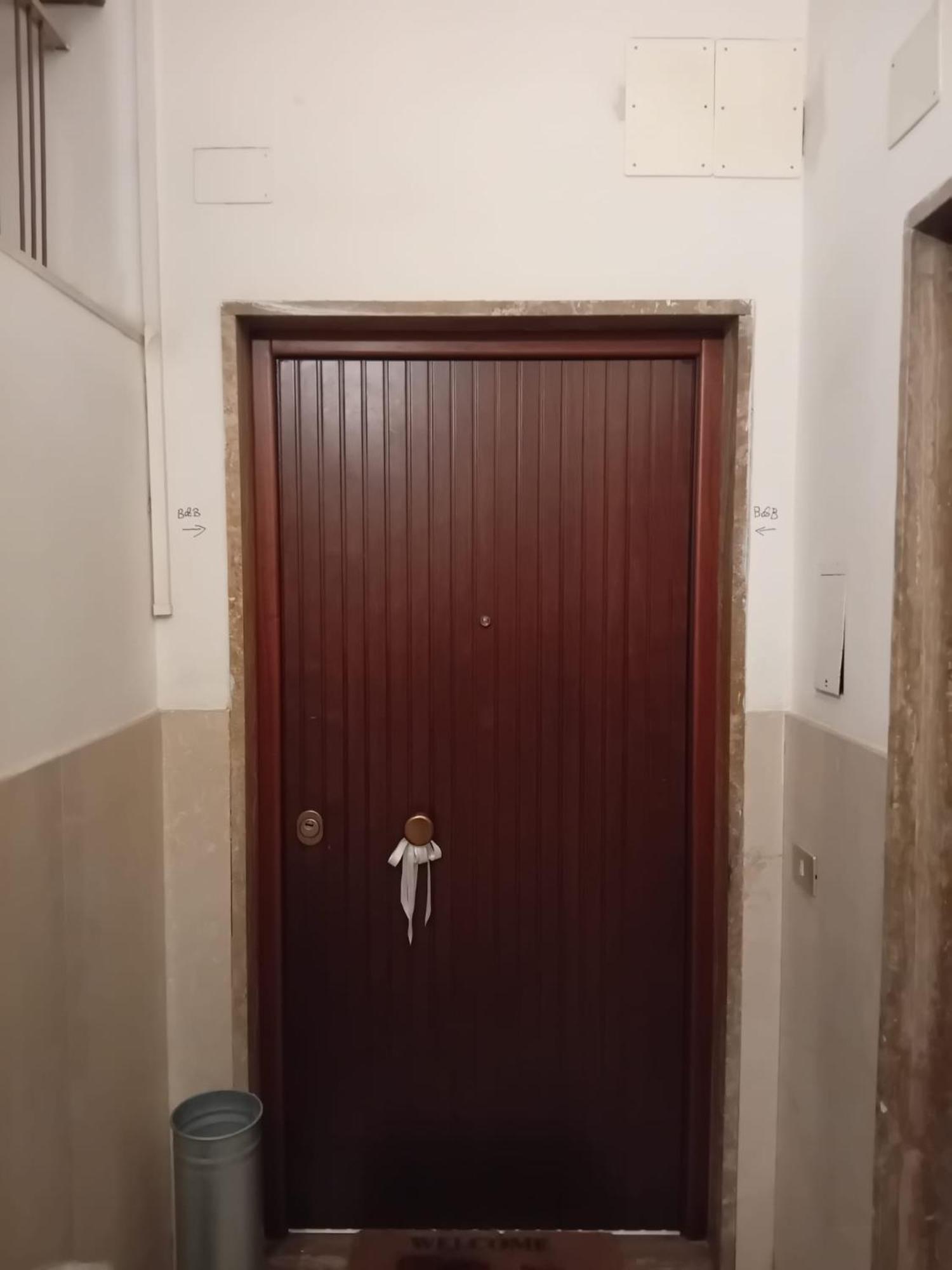 Appartamento Incantevole Con Patio Firenze Bagian luar foto